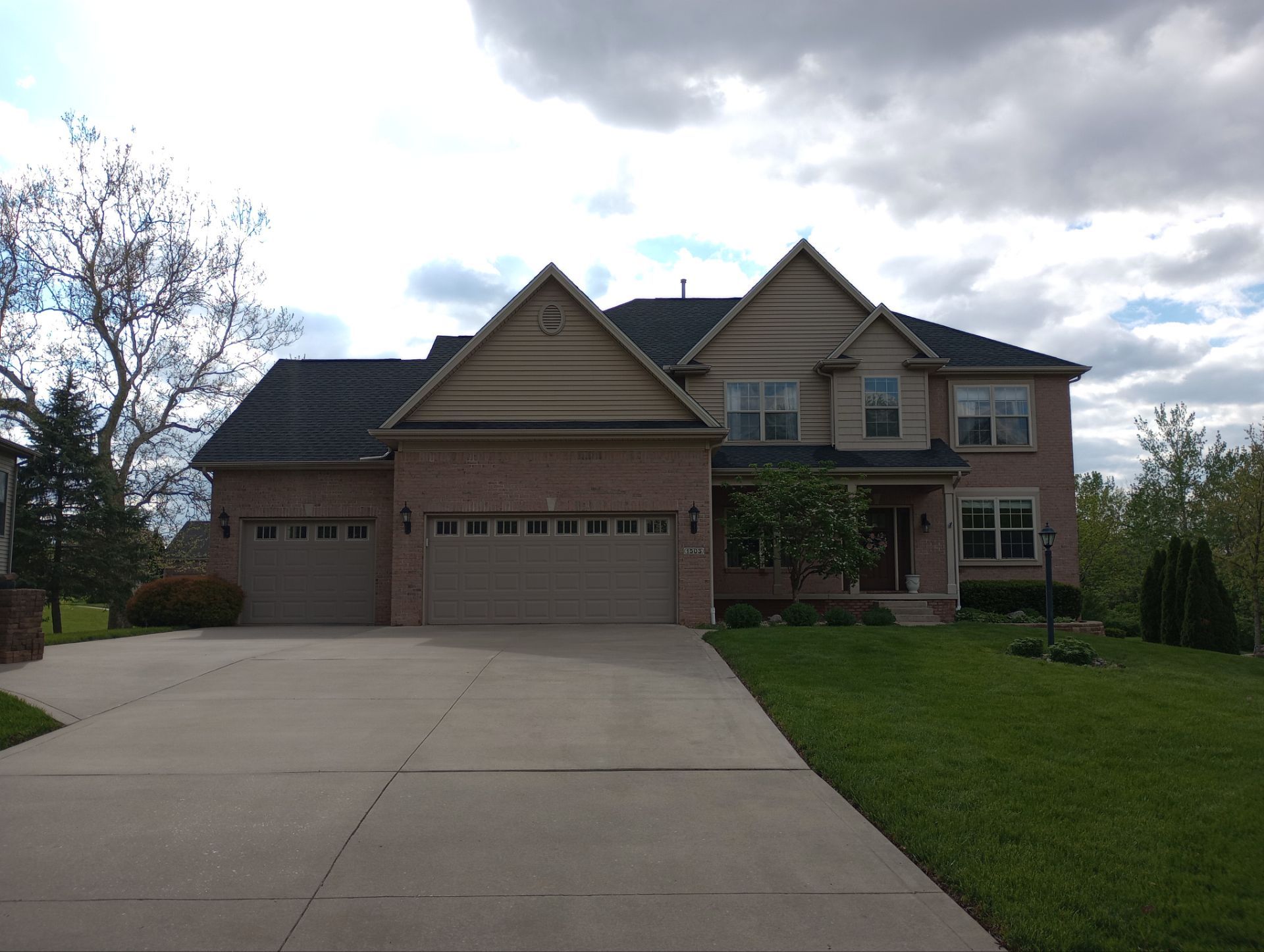 Recent Pressure's On exterior cleaning work photo